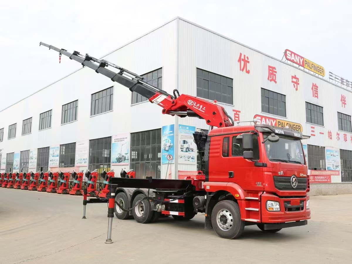 Shacman M3000 6x4 Heavy Duty Truck Mounted Crane Tractor Truck with 16-35 Tons Foldable Crane for Sale