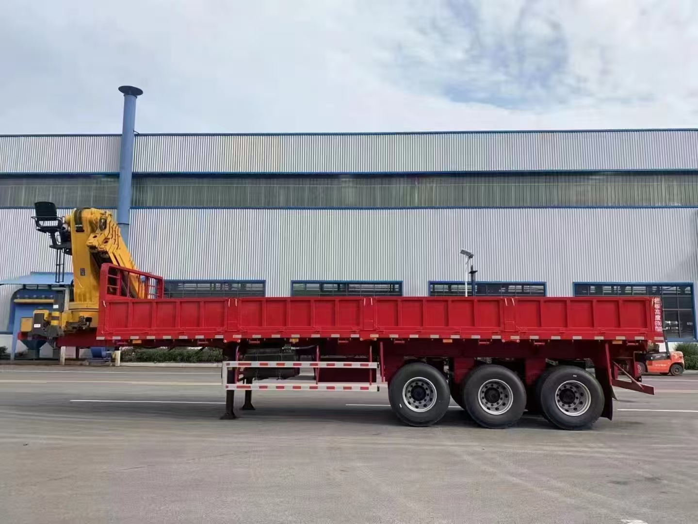 Semi trailer mounted crane with 35 Ton Foldable Crane for Sale