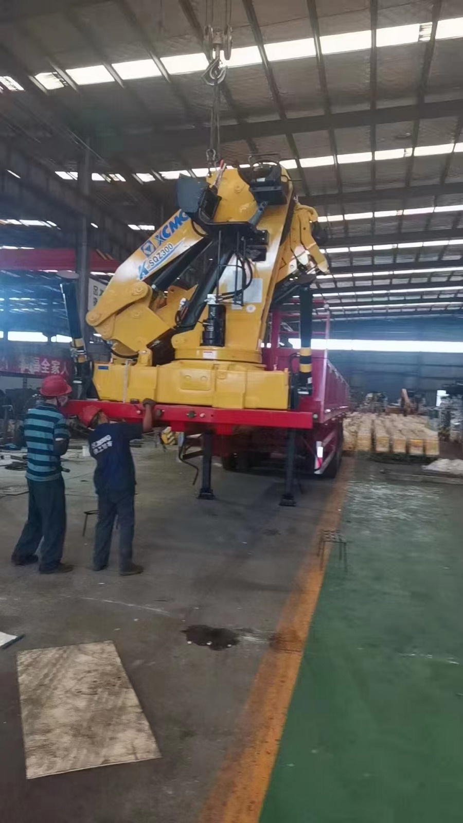 Semi trailer mounted crane with 35 Ton Foldable Crane for Sale