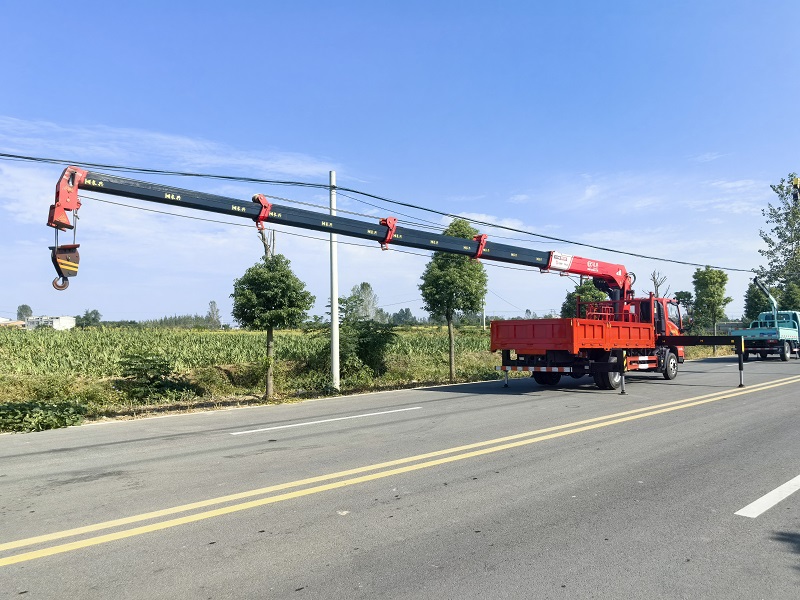 Shacman Heavy duty Truck Mounted Crane sales