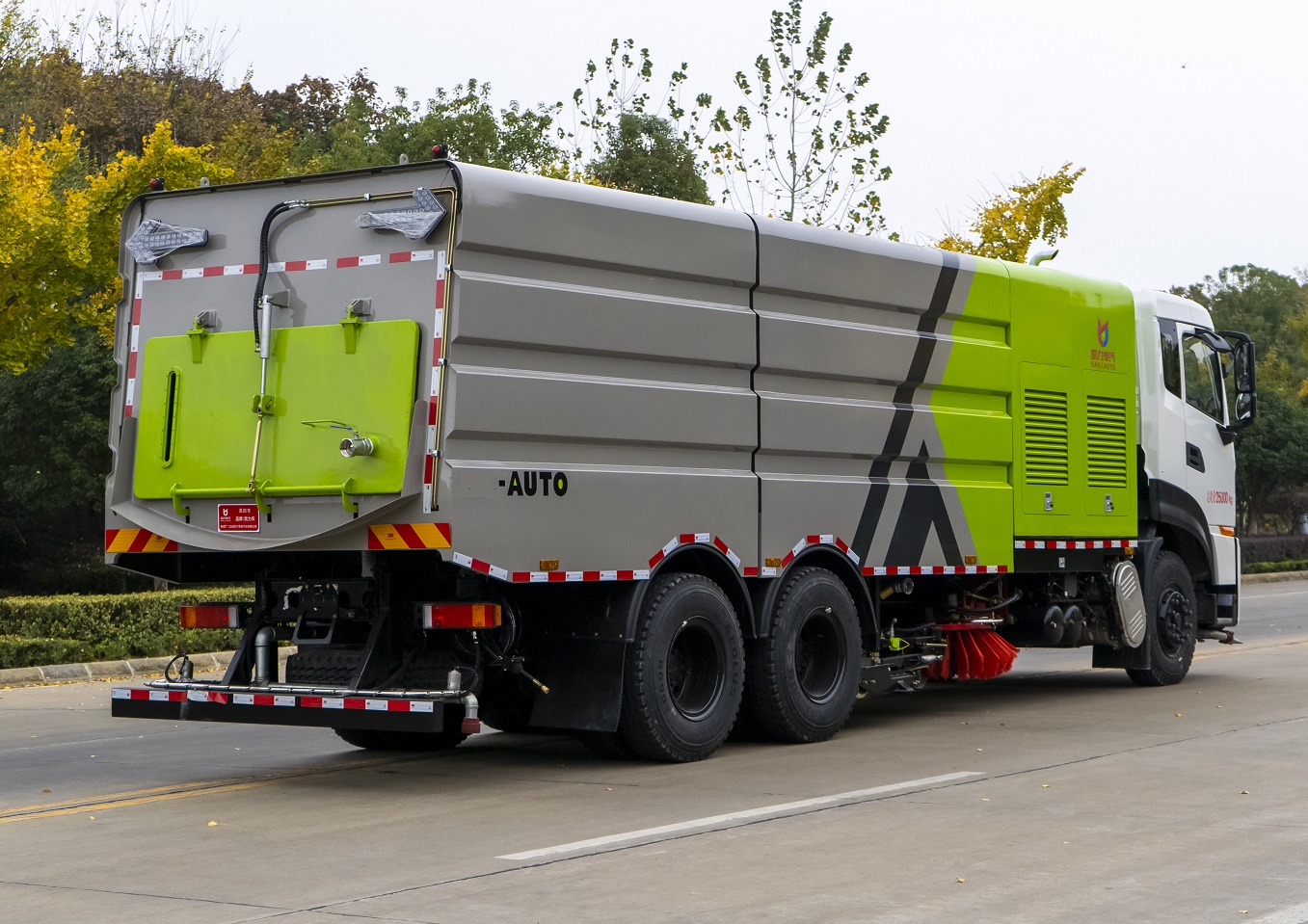 Manufacturer Directly Sale 10cbm 10000liters 10m3 Road Sweeper Truck for Sale