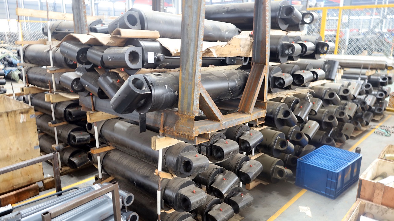 Luffing cylinder  truck with crane  Folding Crane Truck