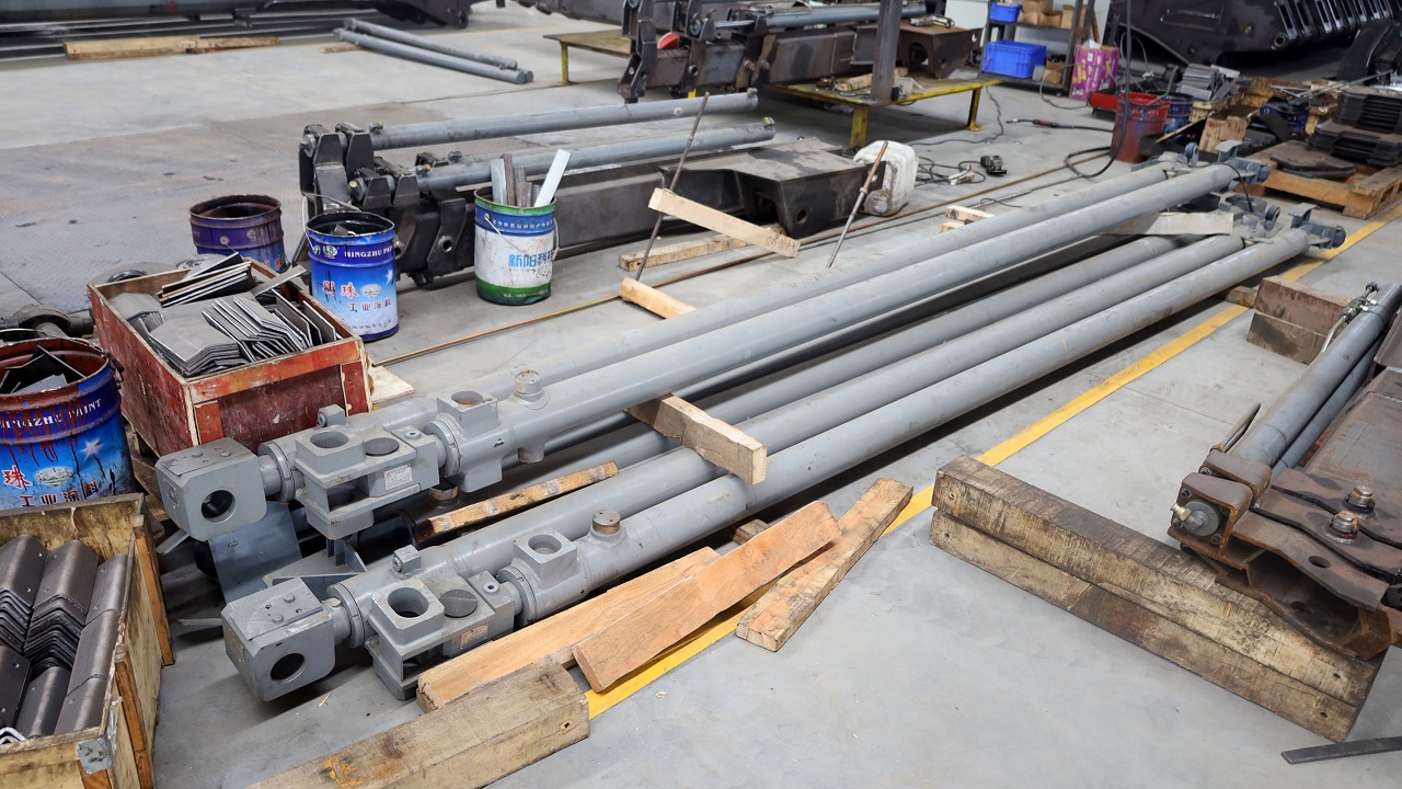 Double section telescopic oil cylinder for large arm (used for five section arm crane) truck with crane