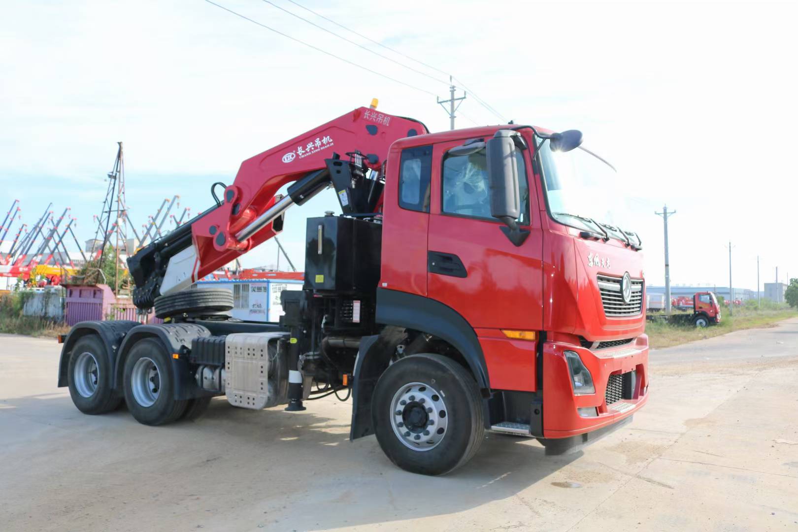 Dongfeng Tianlong Traction Head 30 ton Folding Arm Truck Mounted Crane