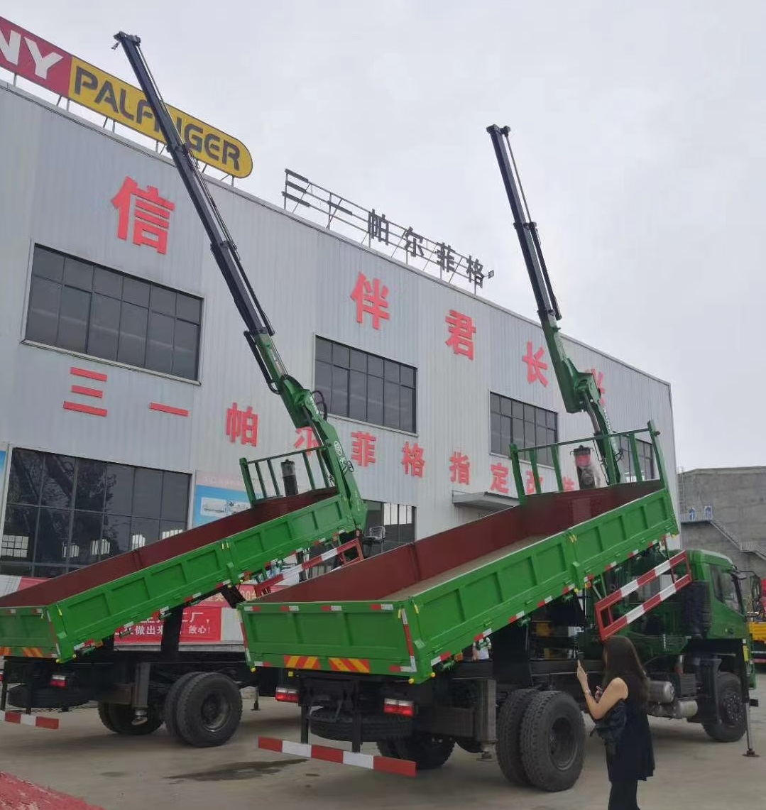 Dongfeng 7-ton folding arm sling 5-meter self dumping cargo compartment
