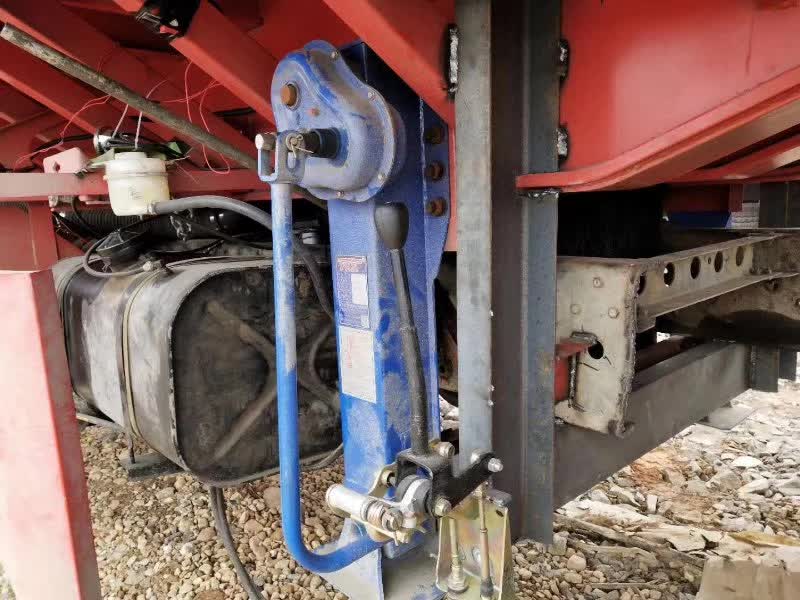 SHACMAN X3000 Tractor Head and Semi-trailer Crane Palfiger 25 TonS SPK50002D Folding Arm Crane for Sale