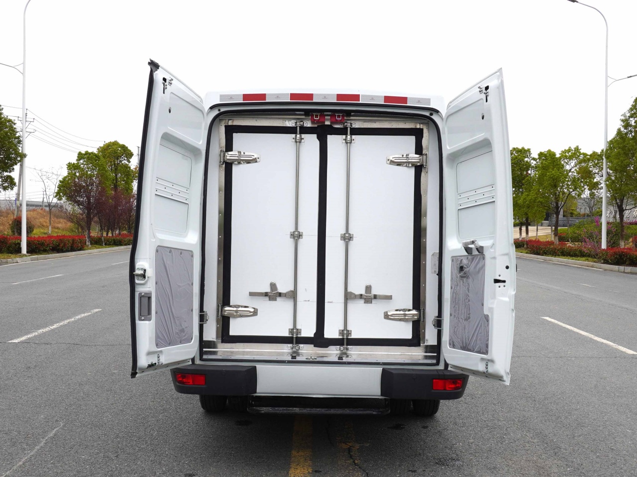 Iveco 3 Tons Temperature Controlled Truck with Carrier Thermoking Brand Refrigeration Unit