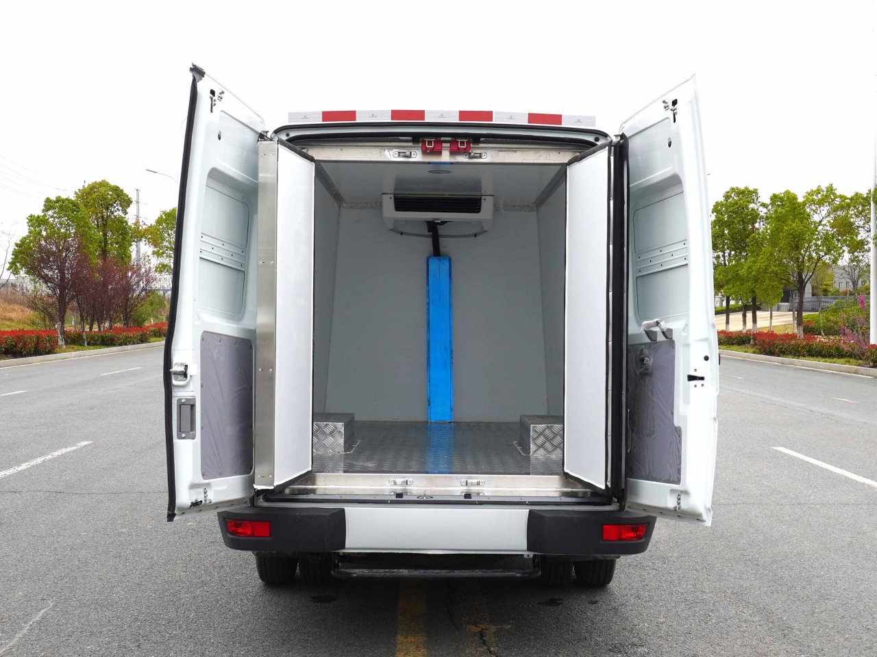 Iveco 3 Tons Temperature Controlled Truck with Carrier Thermoking Brand Refrigeration Unit