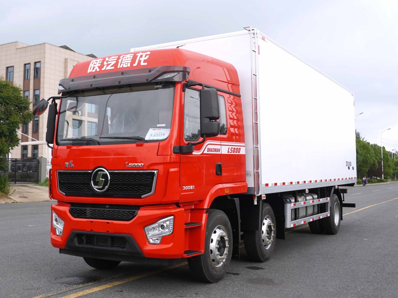 Low Maintenance Cost SHACMAN L3000 4x2 6x2 8x4 Refrigerated Trucks Good Control Cold Frozen Transport Truck For Frozen Food Transport