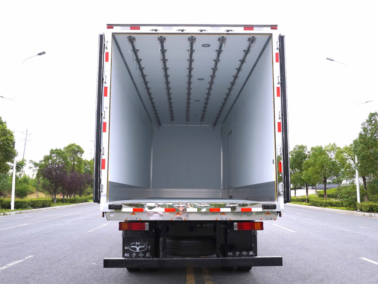 Low Maintenance Cost SHACMAN L3000 4x2 6x2 8x4 Refrigerated Trucks Good Control Cold Frozen Transport Truck For Frozen Food Transport