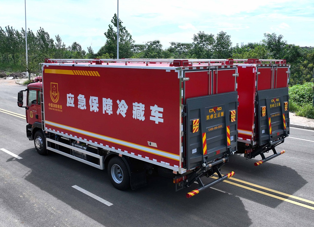 Sinotruk SANDKA 20Ft 40Ft 20T Howo 4x2 6x4 Fire Fighting Refrigeration Refrigerated Truck 6x6 Off Road Van Transport Truck