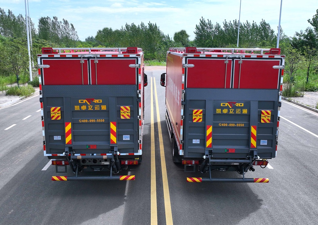 Sinotruk SANDKA 20Ft 40Ft 20T Howo 4x2 6x4 Fire Fighting Refrigeration Refrigerated Truck 6x6 Off Road Van Transport Truck
