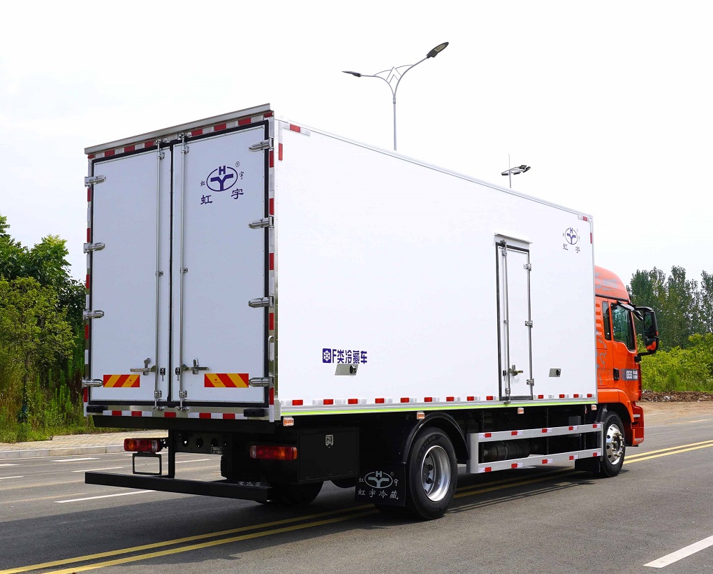 SINOTRUK SANDKA 4x2 Good Insulation Moisture-proof And Sealing Performance Environmentally Friendly And Energy-saving Refrigerated Truck