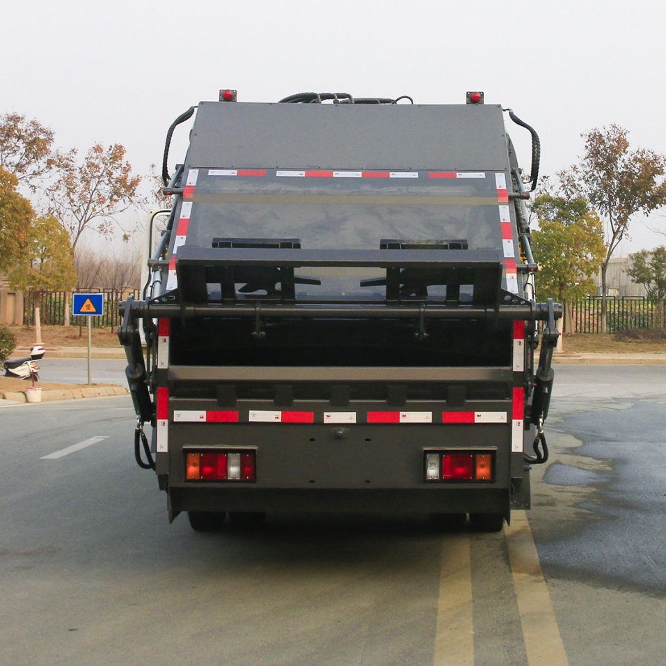 Isuzu 4x2 Small 6 Wheeler 4 Ton Waste Collection Rear Loader Garbage Compactor Trucks