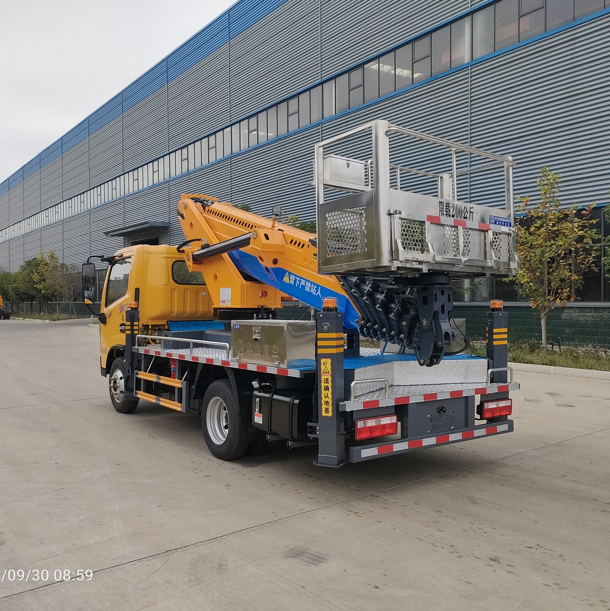 Advanced Design Sinotruk Shacman Faw DFAC 28 30M Telescopic Boom Aerial Platform Truck for High Altitude Operations High-altitude Platform Manlift Truck Cherry Picker