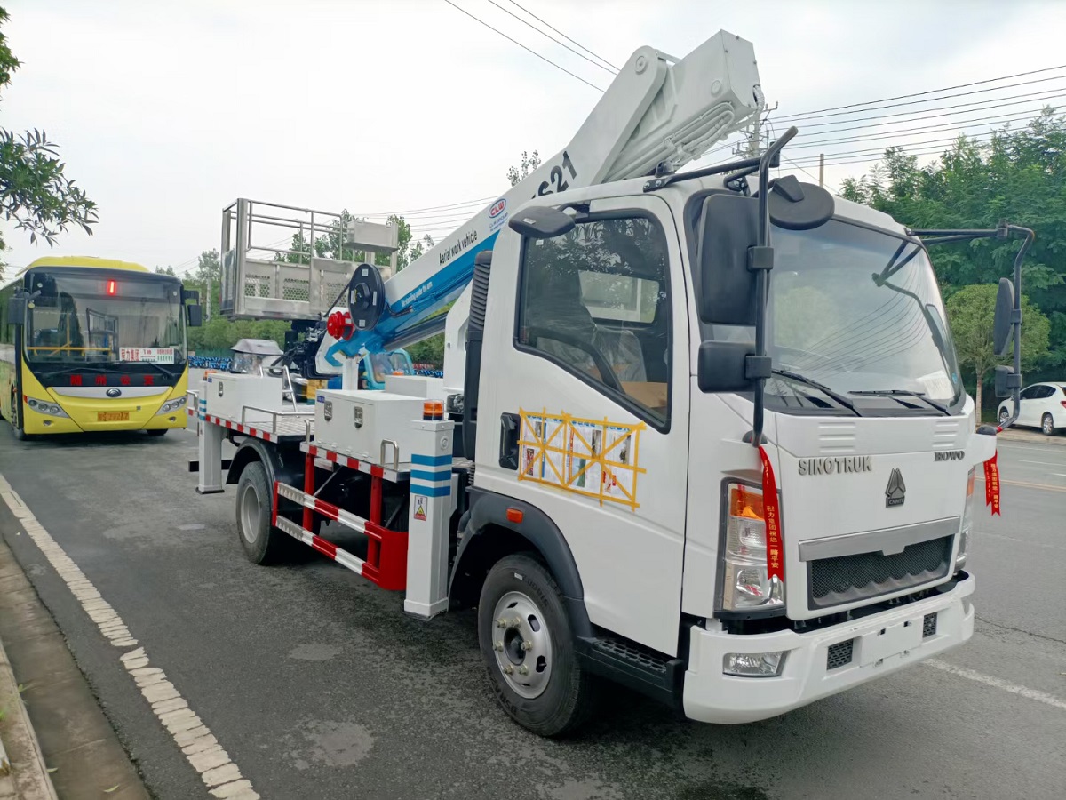 Sinotruk Howo 21meter 23m High Altitude Operation Truck Overhead Working Manlifter Bucket Aerial Working Platform Truck in Stock with Low Price图片