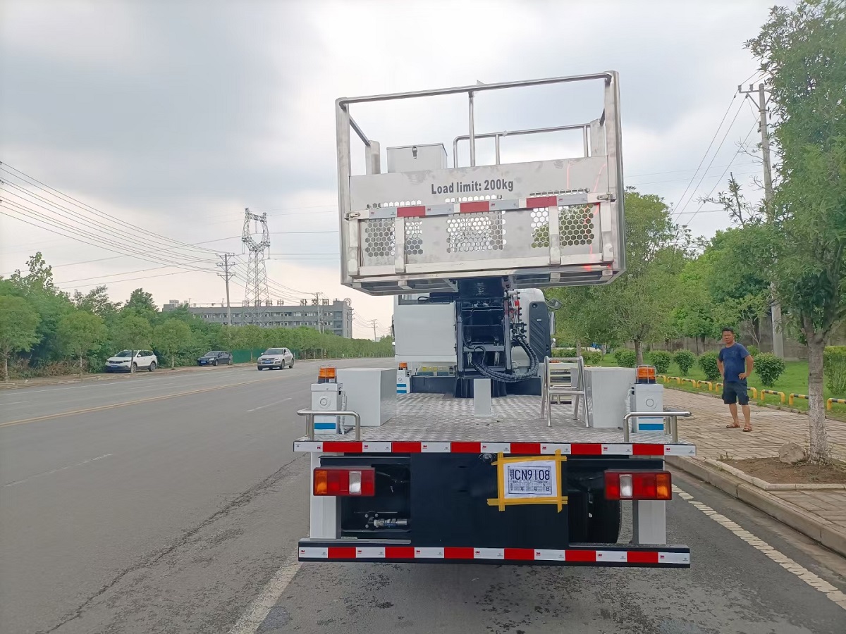 Sinotruk Howo 21meter 23m High Altitude Operation Truck Overhead Working Manlifter Bucket Aerial Working Platform Truck in Stock with Low Price