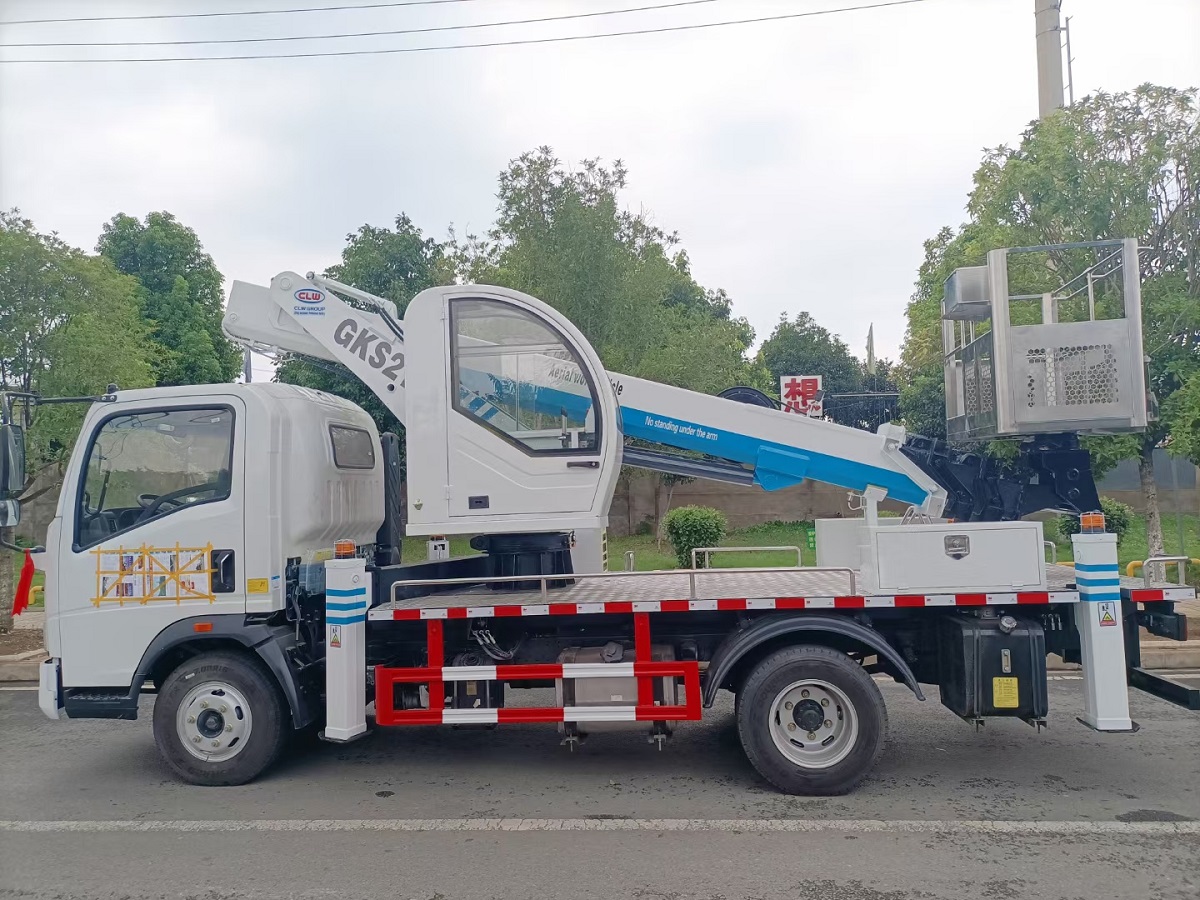 Sinotruk Howo 21meter 23m High Altitude Operation Truck Overhead Working Manlifter Bucket Aerial Working Platform Truck in Stock with Low Price
