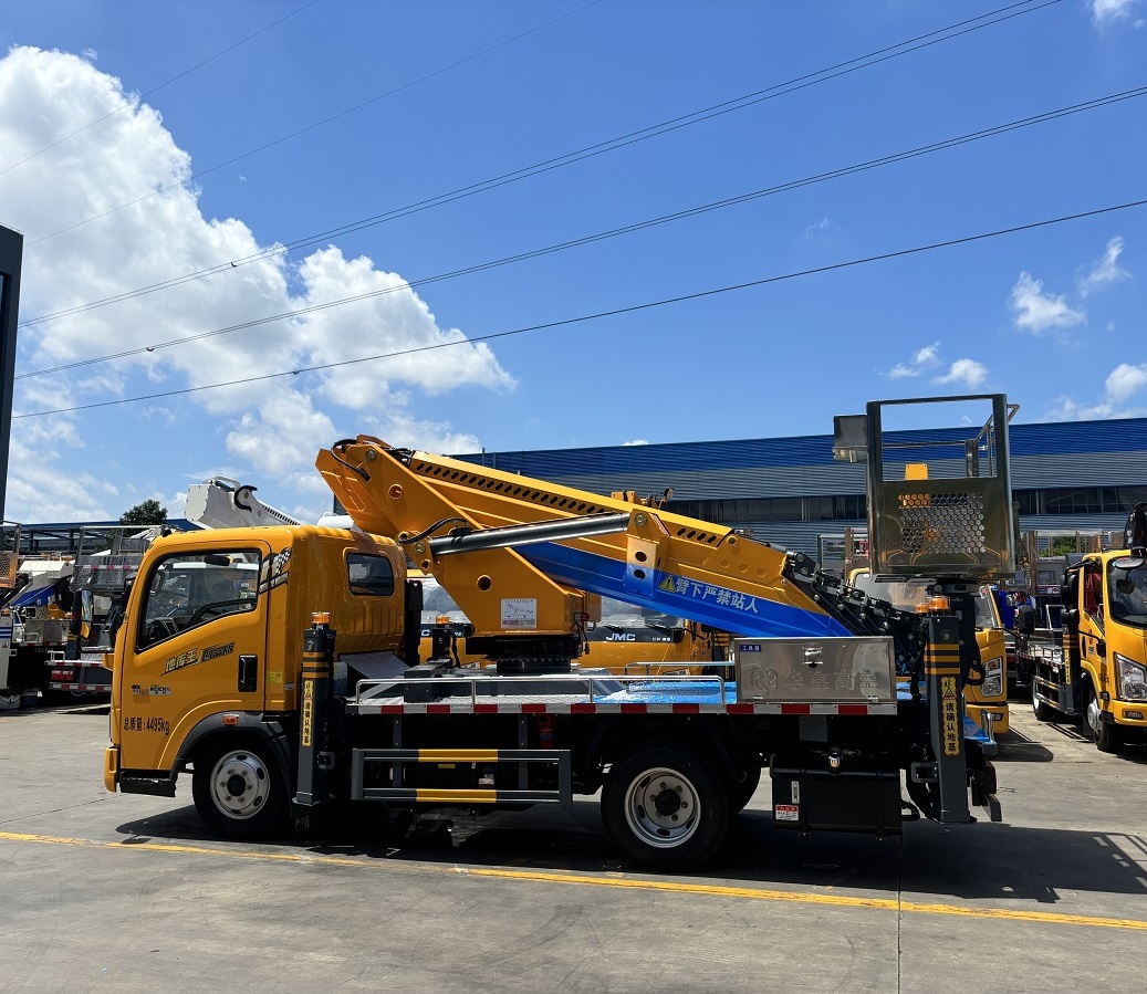 Sinotruk Howo 30Meters Remote Operation Telescopic Boom Bucket Truck Aerial Work Crane Truck High-Altitude Operation Cherry Picker Truck with Working Basket