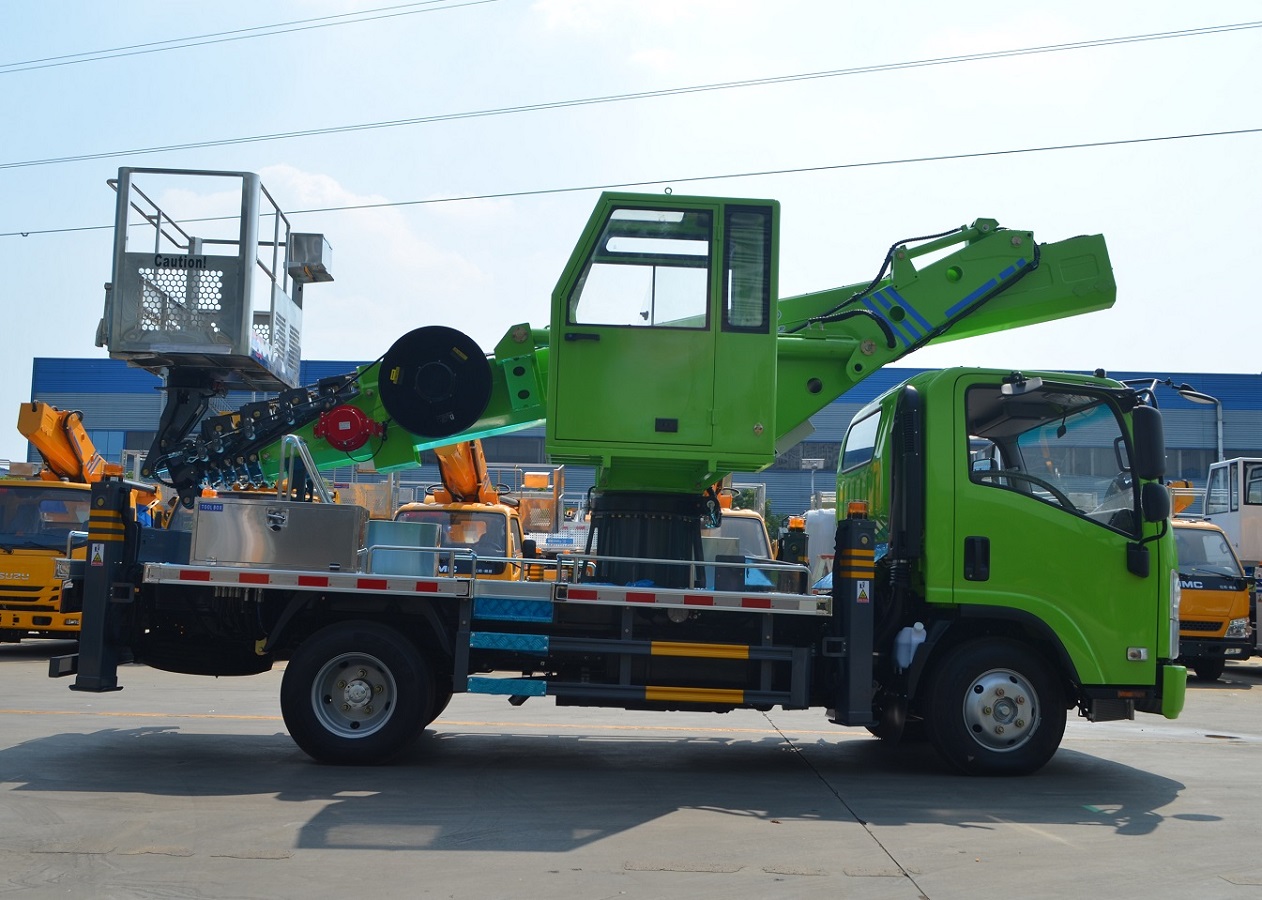 ISUZU 31M Telescopic Boom Bucket Hydraulic Lifting Platform Truck Aerial Boom Lift Bucket Cherry Picker Truck