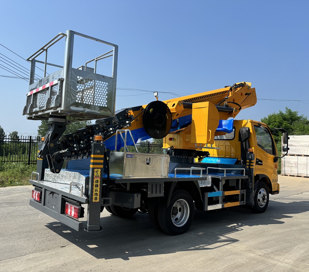 Customized JAC 33m Telescopic Boom Bucket Hydraulic Lifting Platform Truck Aerial Boom Lift Bucket Cherry Picker Truck for Garden Pruning Power Repair Can Be Rotated 360 Degrees