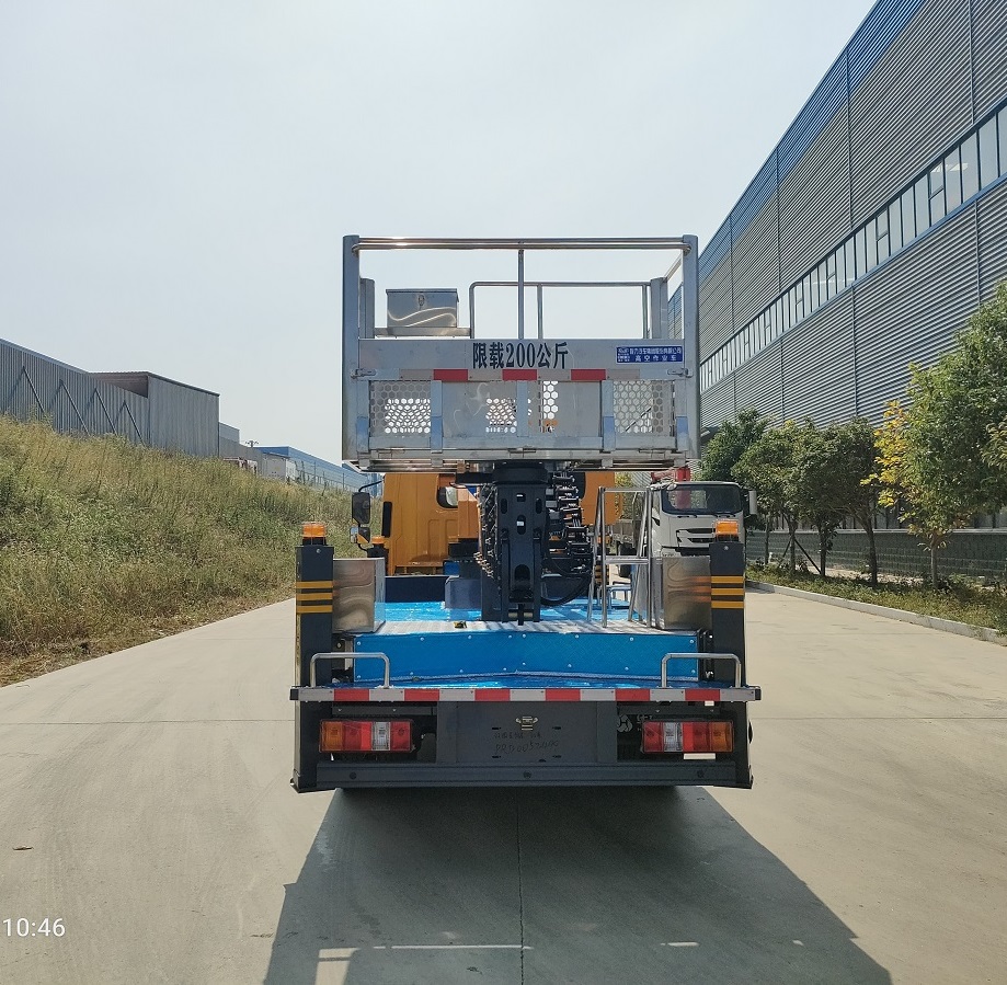 Factory Price Direct Sinotruk Shacman Faw HOWO Iisuzu 34m 38m 30m Telescopic Boom Bucket Truck Telescopic Boom Aerial Working Lift Platform Truck