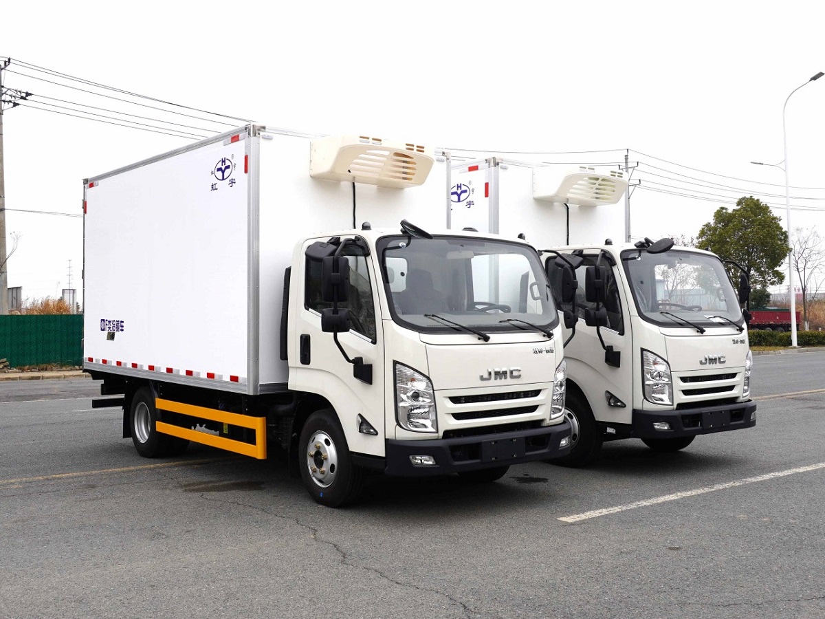 Isuzu JMC Automatic End Tipper off Loading Cold Truck Harmless Animal Refeer Truck 5ton Dead Animal Refrigerated Truck with Disinfection Function