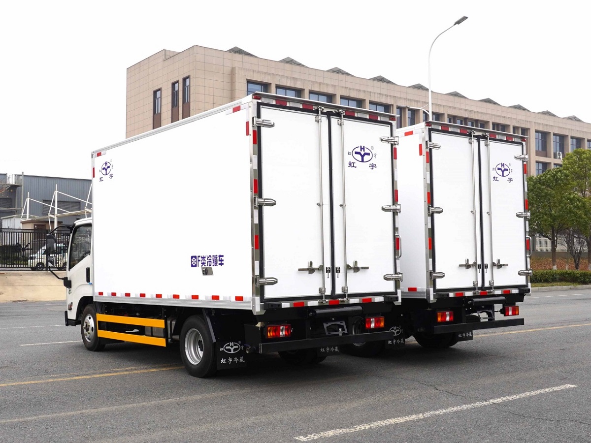 Isuzu JMC Automatic End Tipper off Loading Cold Truck Harmless Animal Refeer Truck 5ton Dead Animal Refrigerated Truck with Disinfection Function