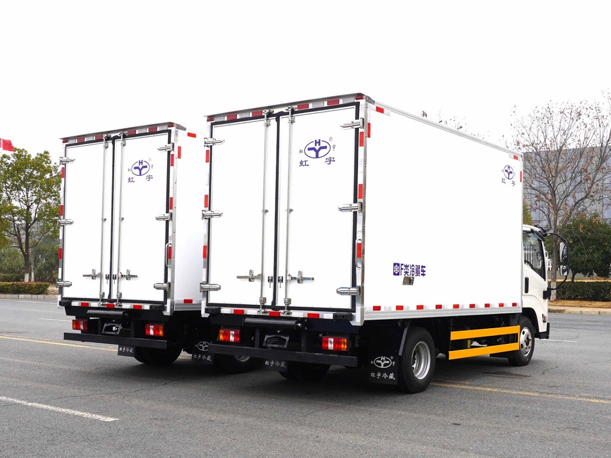 Isuzu JMC Automatic End Tipper off Loading Cold Truck Harmless Animal Refeer Truck 5ton Dead Animal Refrigerated Truck with Disinfection Function