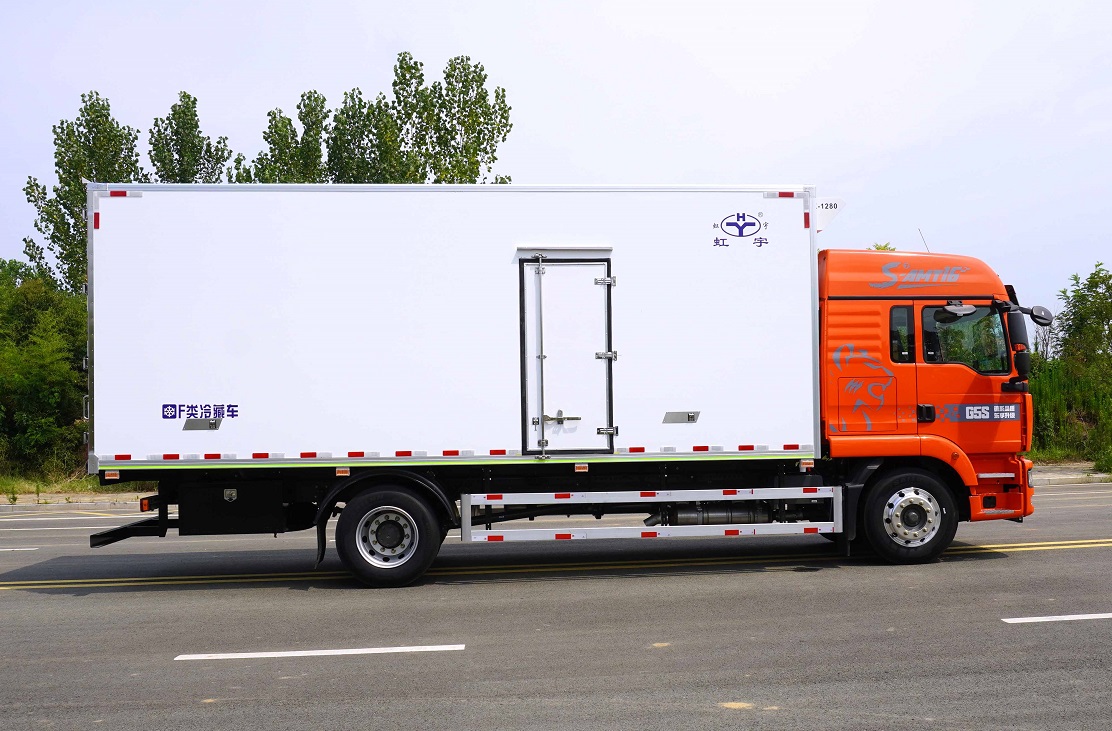 SINOTRUK SITRAK 4x2 7M Good Insulation Moisture-proof And Sealing Performance Environmentally Friendly And Energy-saving Refrigerated Truck