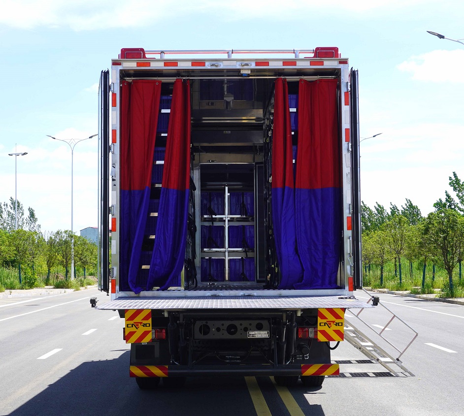 Sinotruk SITRAK Fire refrigerated truck Transport Carrier Thermo 15ton Cargo Refrigerated Truck with Side Door with Rear Hydraulic Lifting Platform