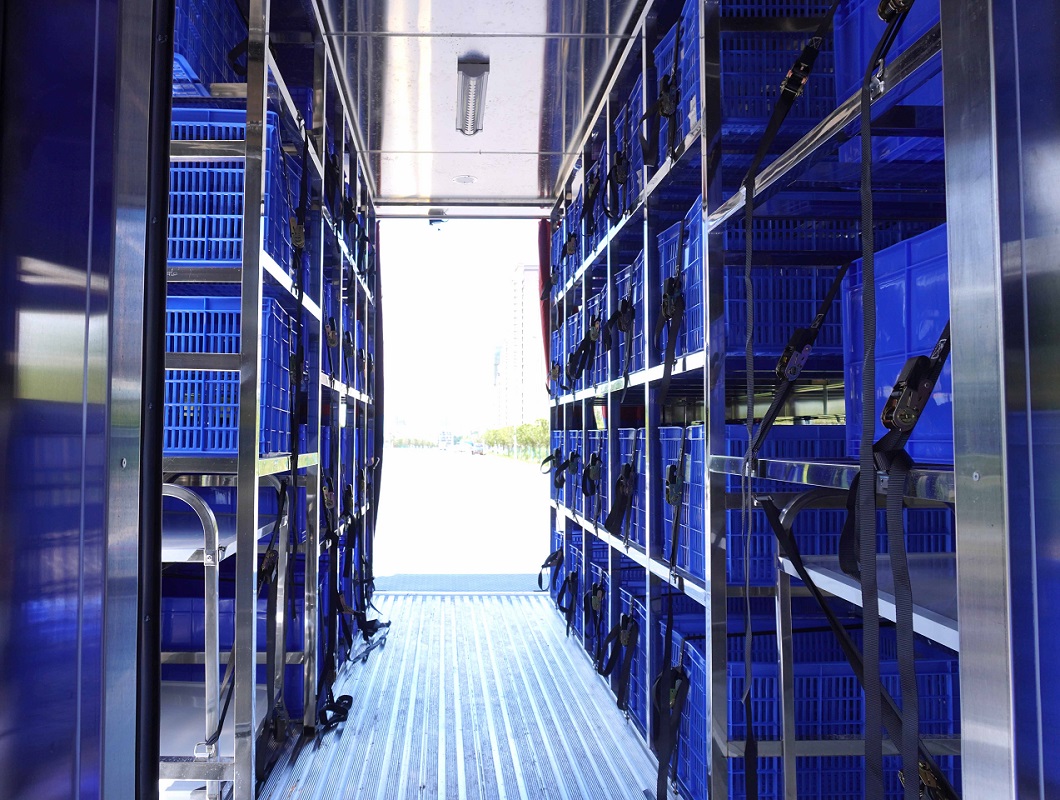 Sinotruk SITRAK Fire refrigerated truck Transport Carrier Thermo 15ton Cargo Refrigerated Truck with Side Door with Rear Hydraulic Lifting Platform