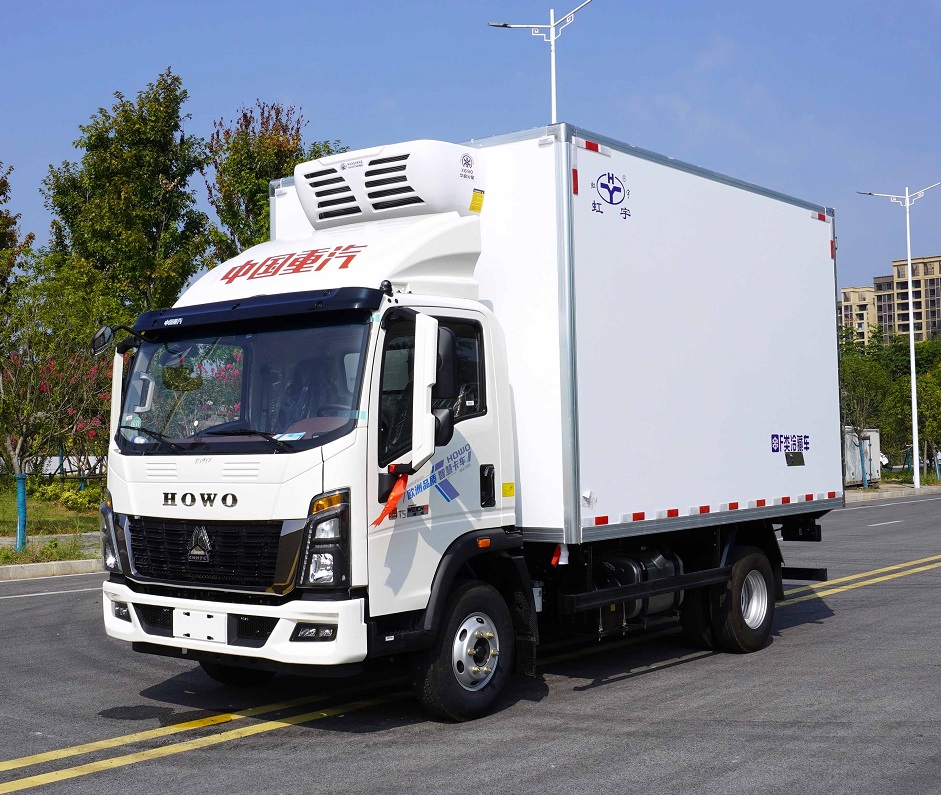 Sinotruk HOWO 5tons Refrigerator Truck with Carrier Temperature Controlled System for Clinical Waste Medical Refuse Transfer