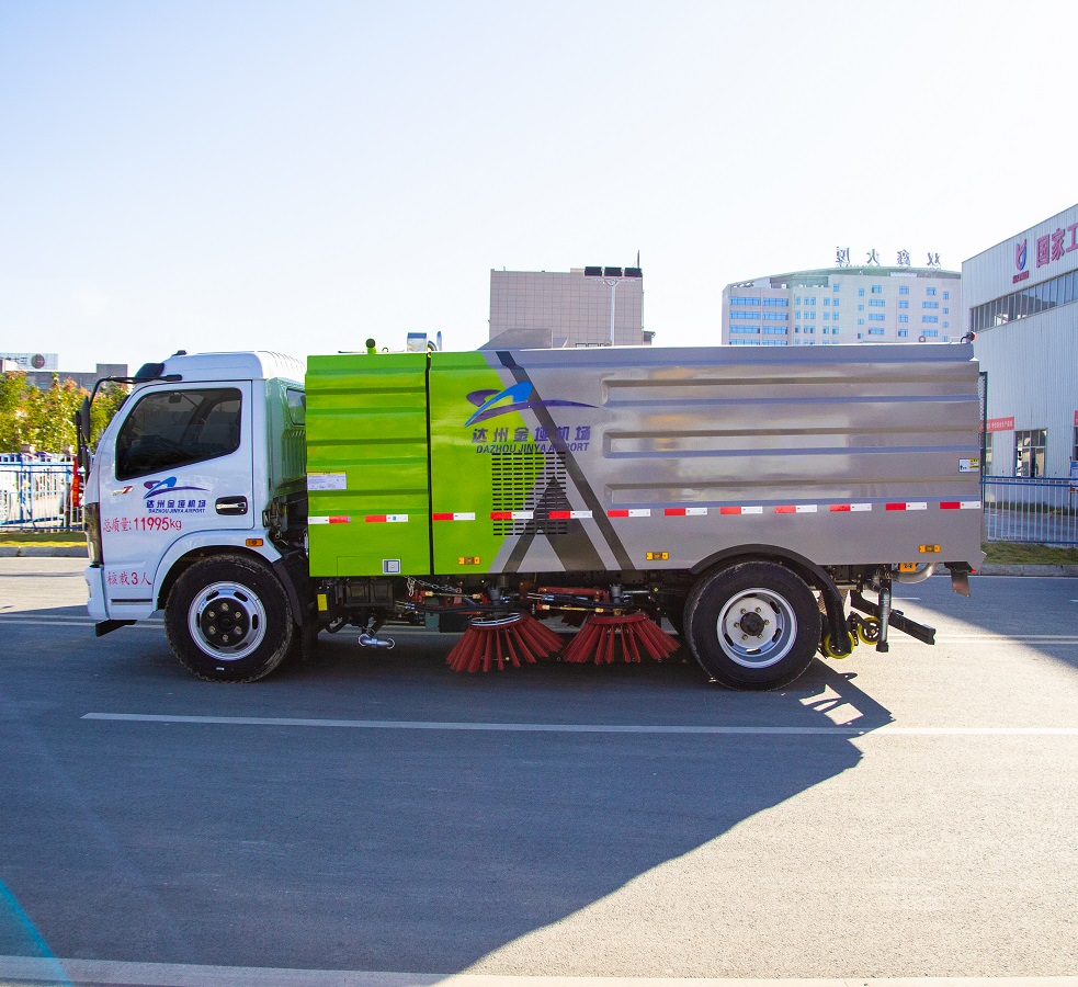 High Efficiency Cheaper Price 4X2 Runway Street Road Highway Airport Vacuum Road Sweeper Truck 8CBM Stainless Sweeping Cleaning Machine Truck