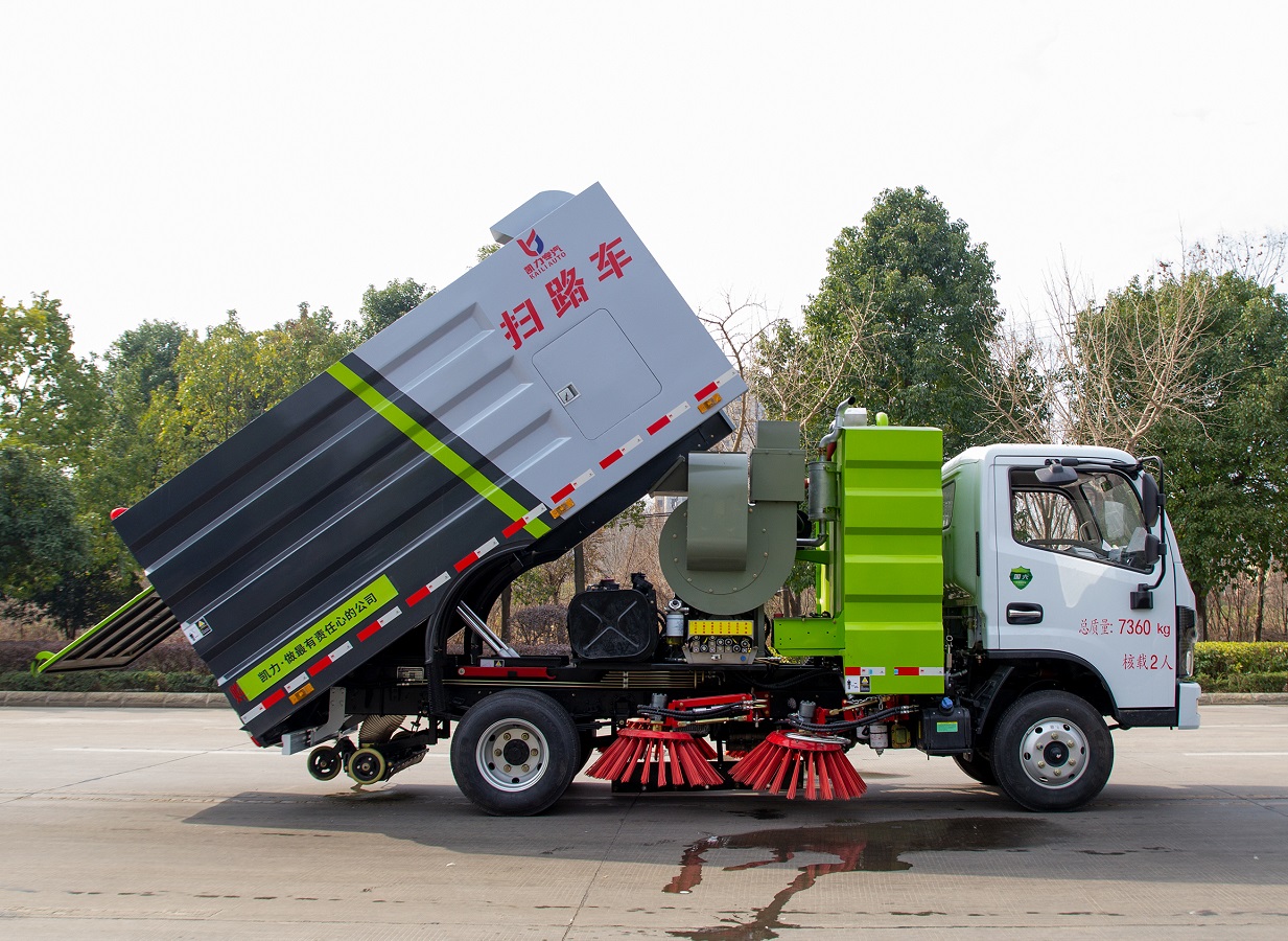 Reliable Dongfeng 4X2 Street Dust Washing Machine Road Sweeper Truck Road Cleaning Vehicle Street Sweeper Electric Road Sweeper Vehicle