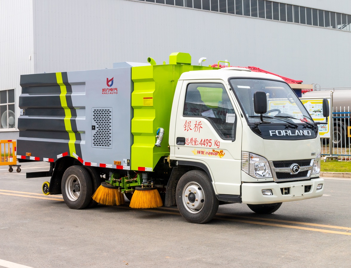 Foton 3m³ Small Campus Runway Street Highway Airport Road Vacuum Cleaning Sweeper Truck Street Cleaning Vehicle in Stock Price