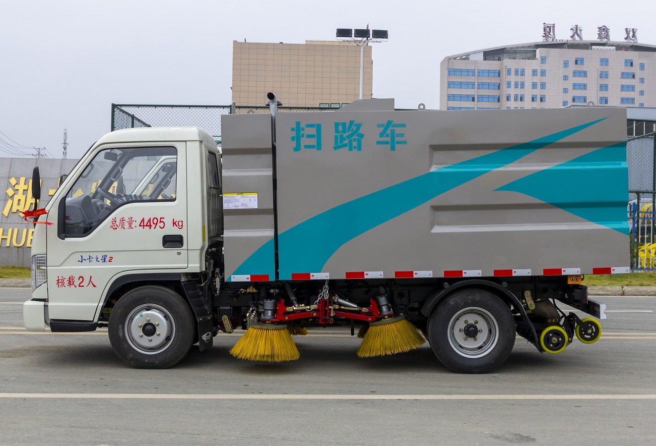 Low Price Foton 2m³ New Manual Road Sweeping Light Street Vacuum Cleaner Sweeper Truck Hot Sale