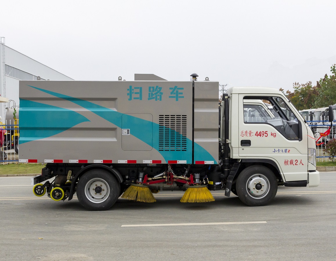 Low Price Foton 2m³ New Manual Road Sweeping Light Street Vacuum Cleaner Sweeper Truck Hot Sale