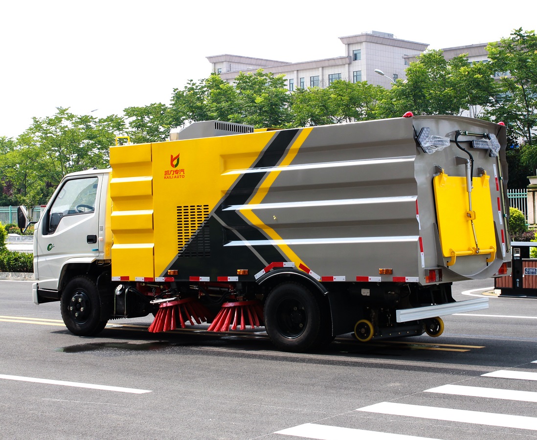 JMC Multi-function Road Dust Collection Cleaning Sweeper Truck High Pressure Vacuum Street Washing Cleaning Truck With Water Spray for Airport and City Use