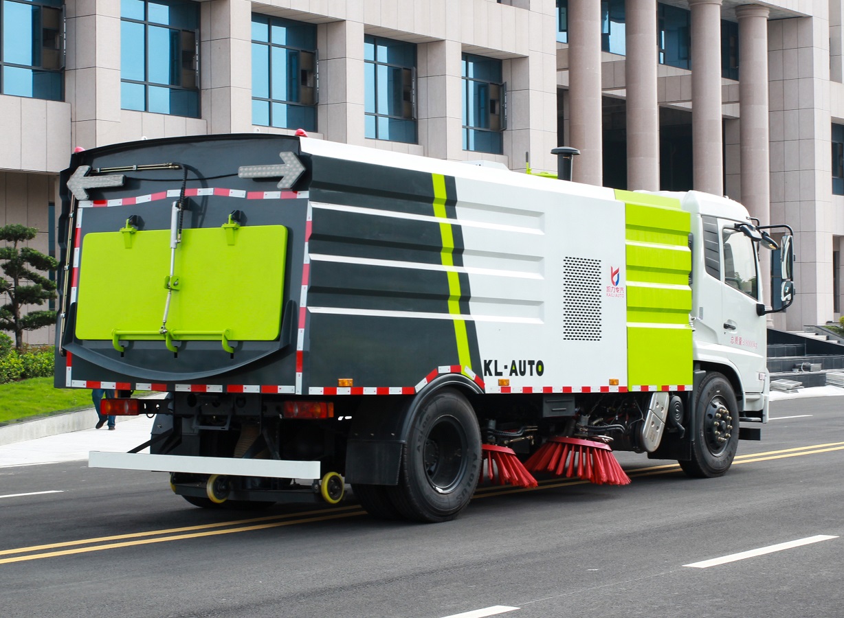 Dongfeng FAW Foton HOWO 4x2 Road Sweeper Truck 18CBM High Pressure Vacuum Street Washing Sweeping Truck for City Street and Airport