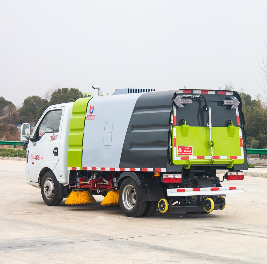 Isuzu Dongfeng Diesel or Electric Road Street Cleaning Truck Flushing Water Tanker Cleaning Truck Street Floor Sweep Sweeping Sweeper Truck Dust Vacuum Vehicle