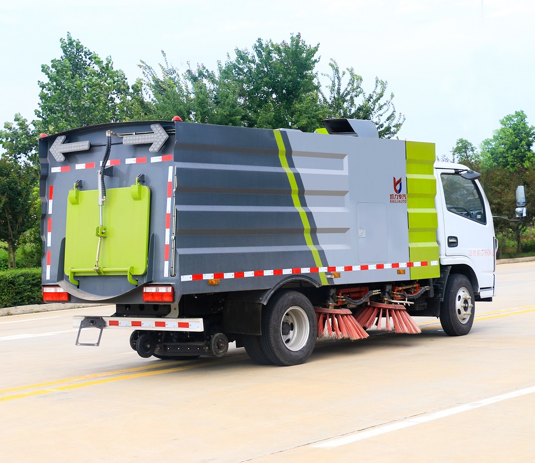 Sinotruk Isuzu Shacman Foton Dongfeng 6m3 Stainless Steel Water Dustbin Tanker Road Sweeper Trucks Tender Price