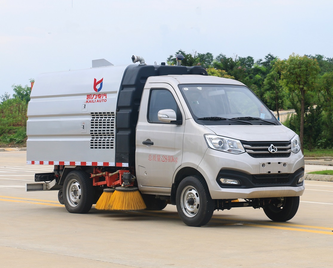 ISUZU Dongfeng JMC Road Sweeper Road Sweeper Manufacturers Wholesale Multi-Function Cleaning Truck Large Sweeping Truck with Powerful Performance for Urban Areas