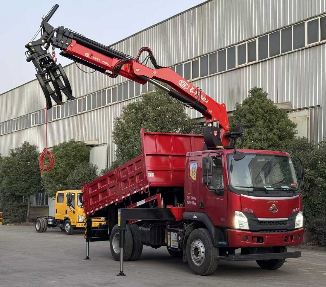 Sinotruk 4X2 Grab Bucket Garbage Truck with Crane with Self-Discharging Function Drilling Pipe and Manlift Basket
