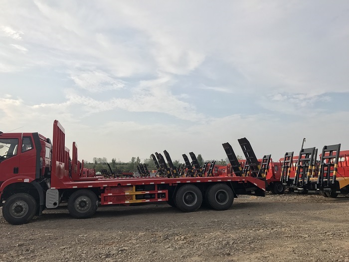 Flat transport vehicle exhibition hall